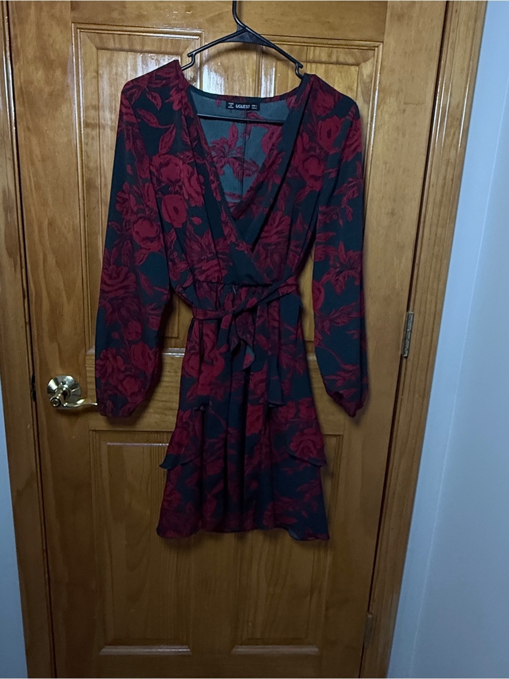 Floral Wrap Long-Sleeve Dress with Tie Waist - Black & Red